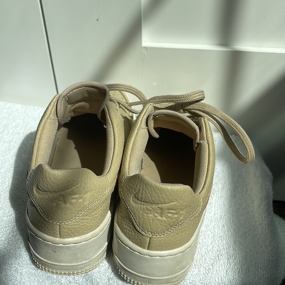 Air forces - Picture 5 of 6